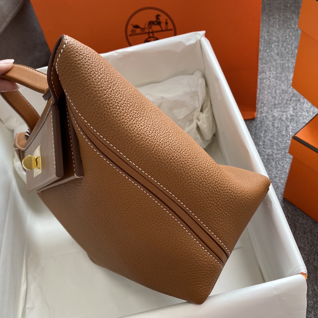 Hermes Kelly 2424 29cm Handbag in Toffee Clemence Leather 